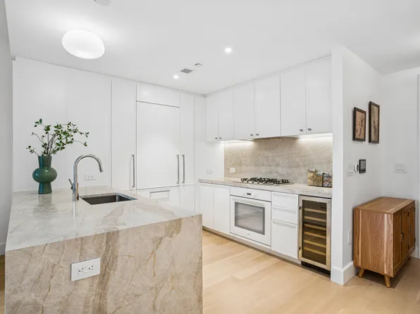 212 West 72nd Street image 3 of 14