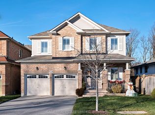 1290 Old Orchard Ave #4, Pickering, ON L1W1G2