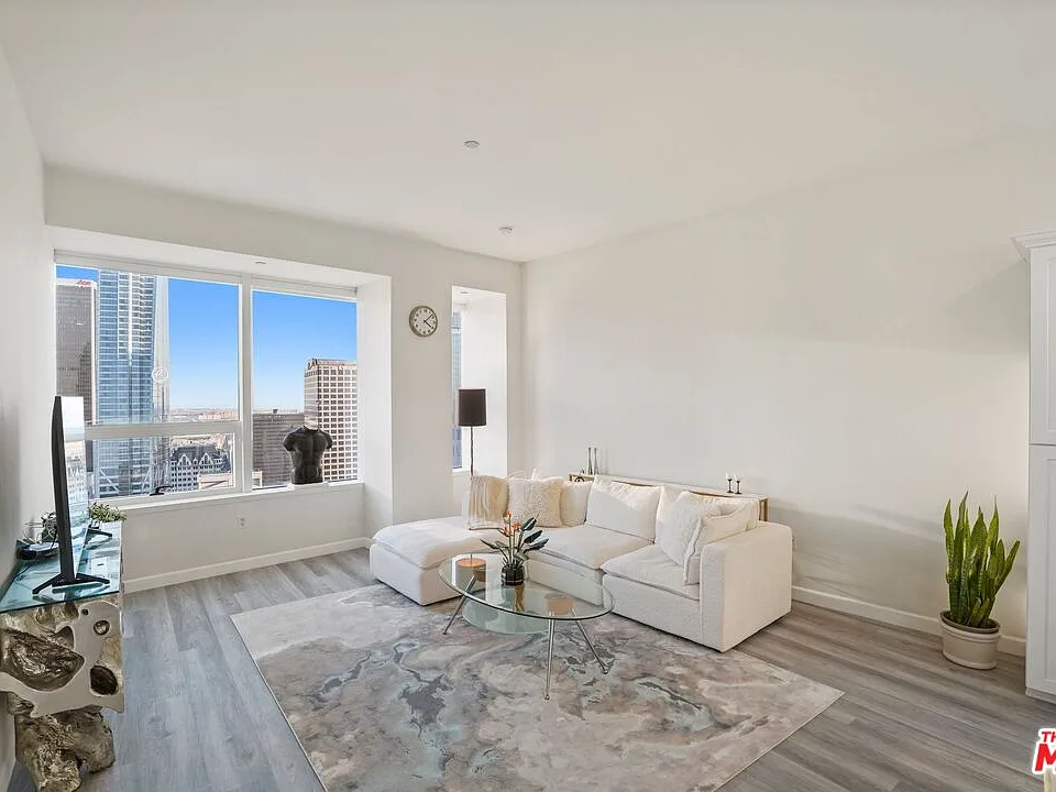 1100 Wilshire Blvd #3307