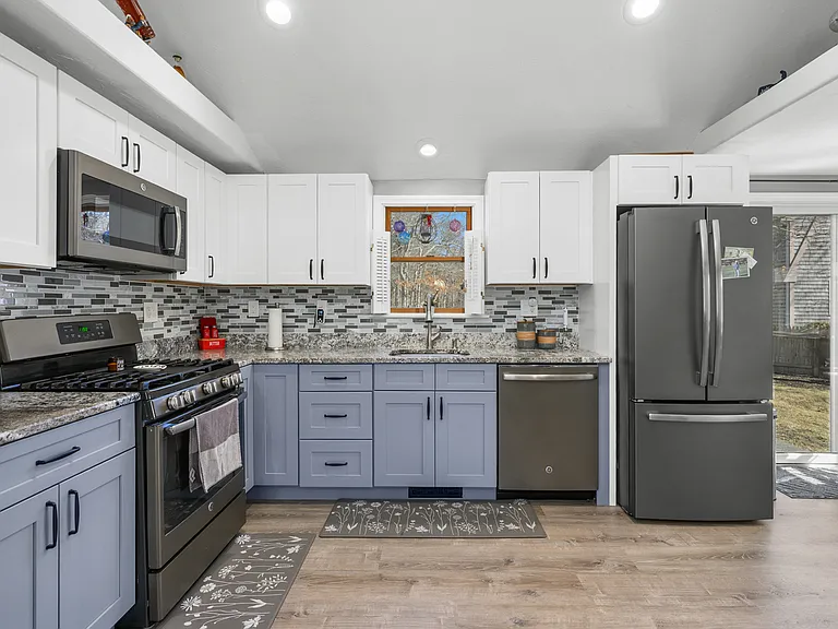 16 Hazelwood Rd — Photo 19