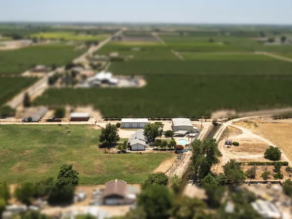 4809 S Greenwood Ave, Sanger, CA 93657