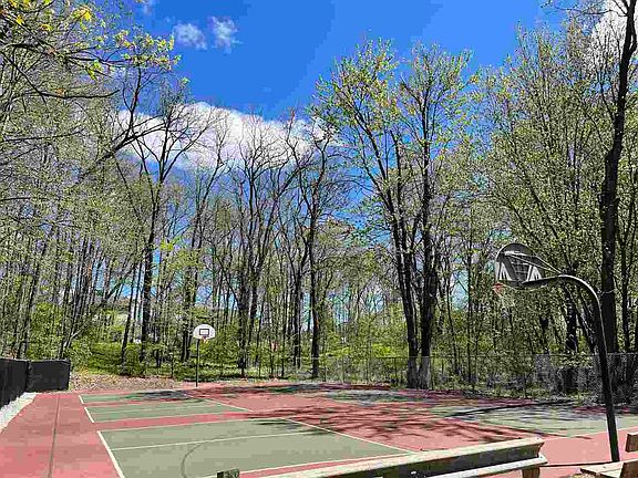 3rd image of 7678 Kingsley Dr