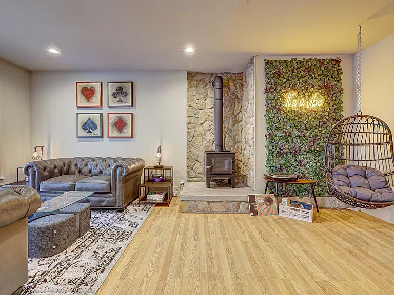 2200 Camelback Dr — Photo 10