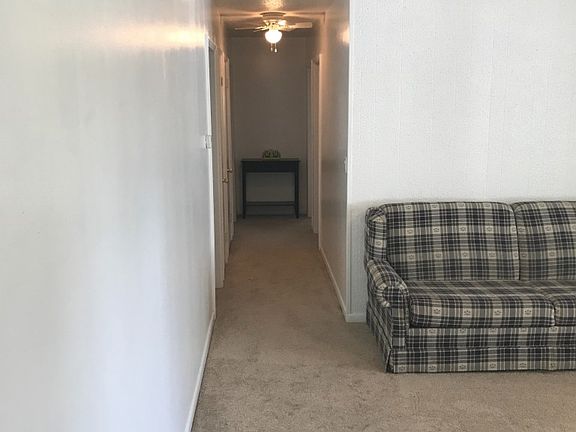 2nd image of 600 S Brackney St