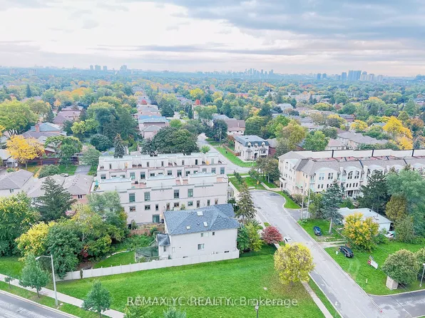 18 Holmes Ave, Toronto, ON