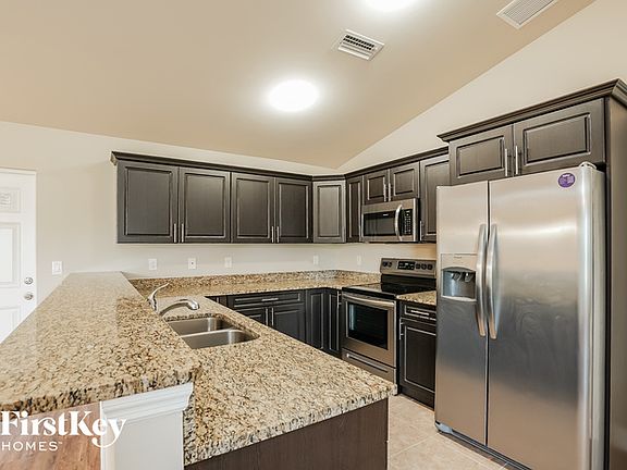 5th image of 630 SW 25th Ter