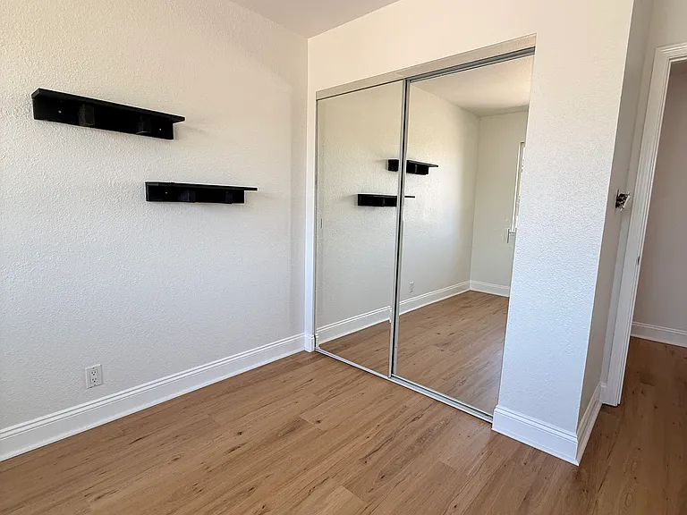 1265 Bouret Dr #4 — Photo 26