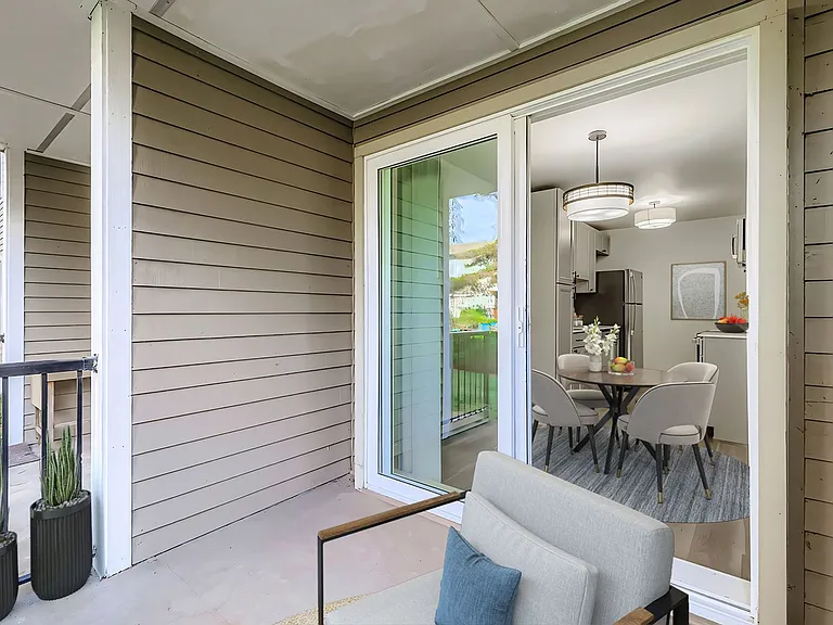 Beautifully Renovated 1 & 2 Bedroom Apartments in Lynnwood! — Photo 46