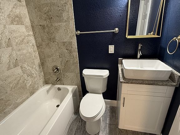 3rd image of 4910 W Ingraham St #A