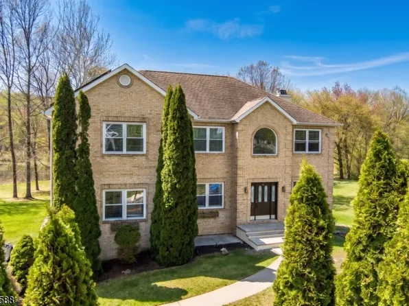 26 Swan Ln, Jefferson Twp., NJ 07849