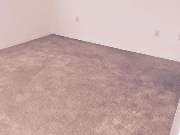 5th image of 2731 SE 12th Pl Unit 202