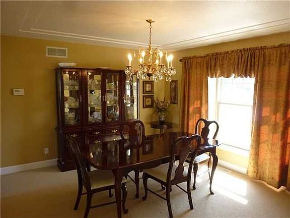 4th image of 28 Jade Creek Dr