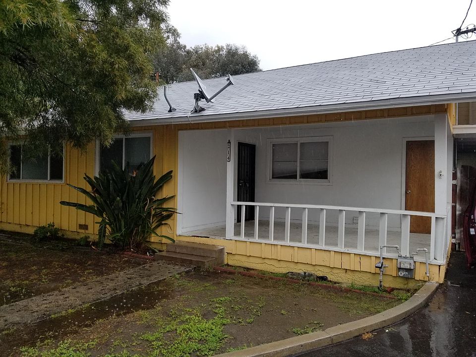 1st image of 214 S San Jacinto St