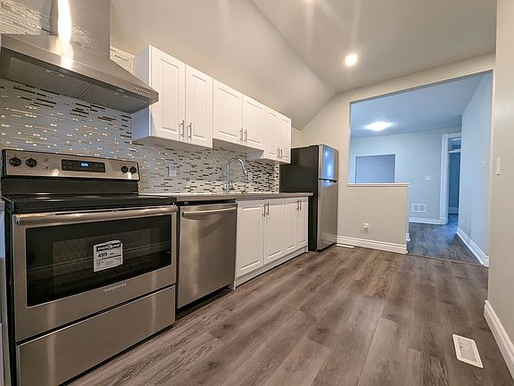 5th image of 153 Victoria St N #A