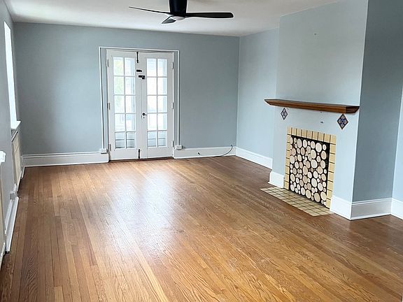 2nd image of 121 E Curtin St #1