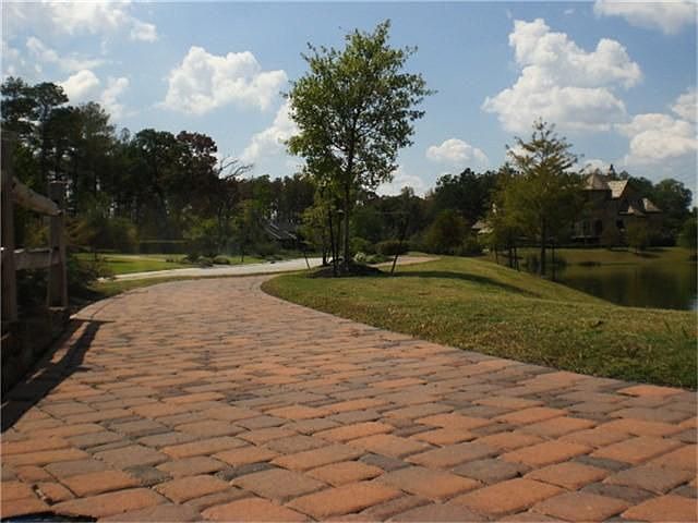 2nd image of 15043 Cathedral Fls