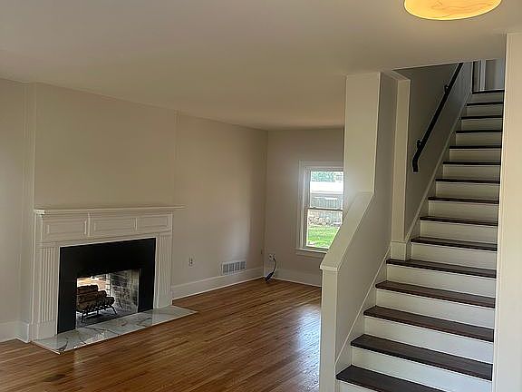 4th image of 1707 Longview Dr