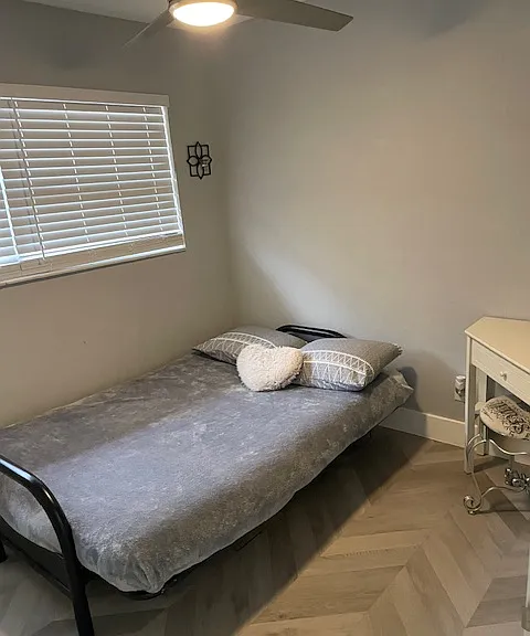 bedroom 3 and there is a closet too