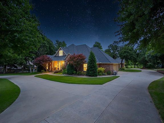 2nd image of 1372 Fox Run Ln