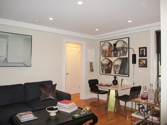 3rd image of 205 W 88th St APT 12E