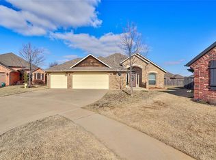 11709 SW 22nd Ter, Yukon, OK 73099