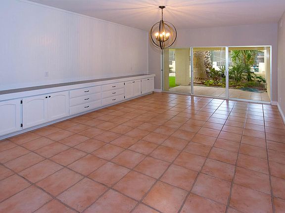 5th image of 665 E Bird Ln