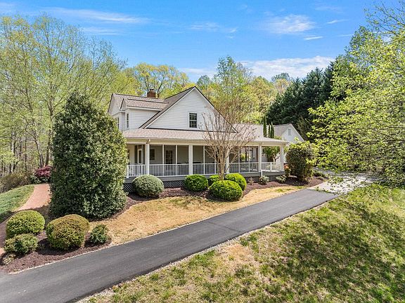 5th image of 695 Fairwinds Rd