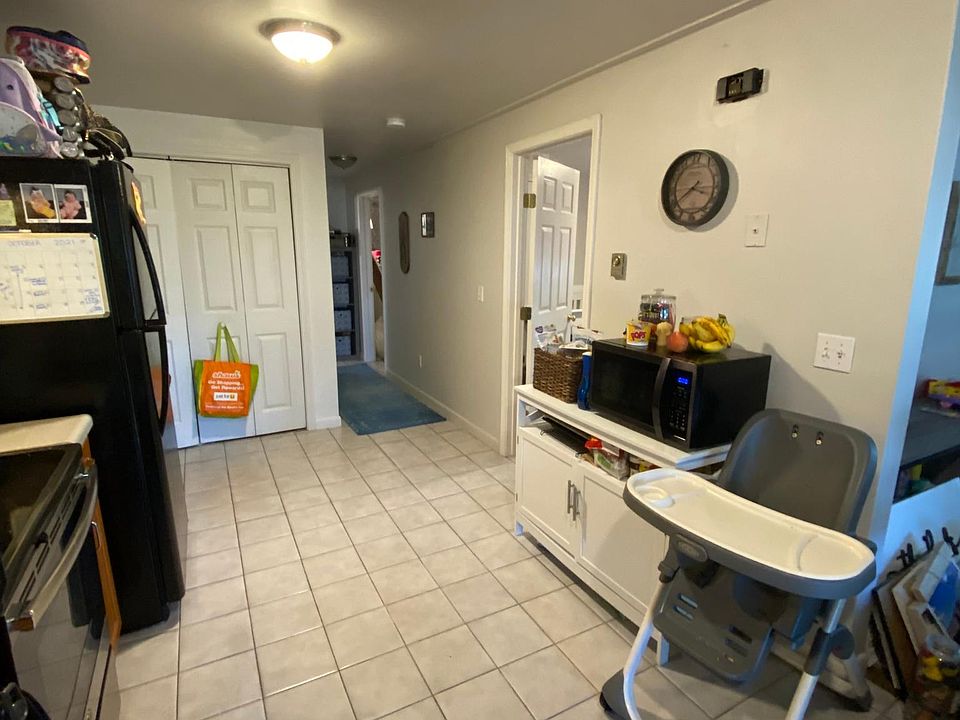 2nd image of 8 Alpine Ct