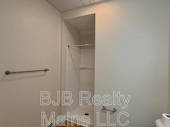 3rd image of 503 Cumberland Ave APT 5