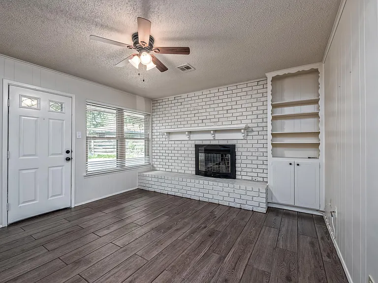 424 Richland Dr — Photo 2