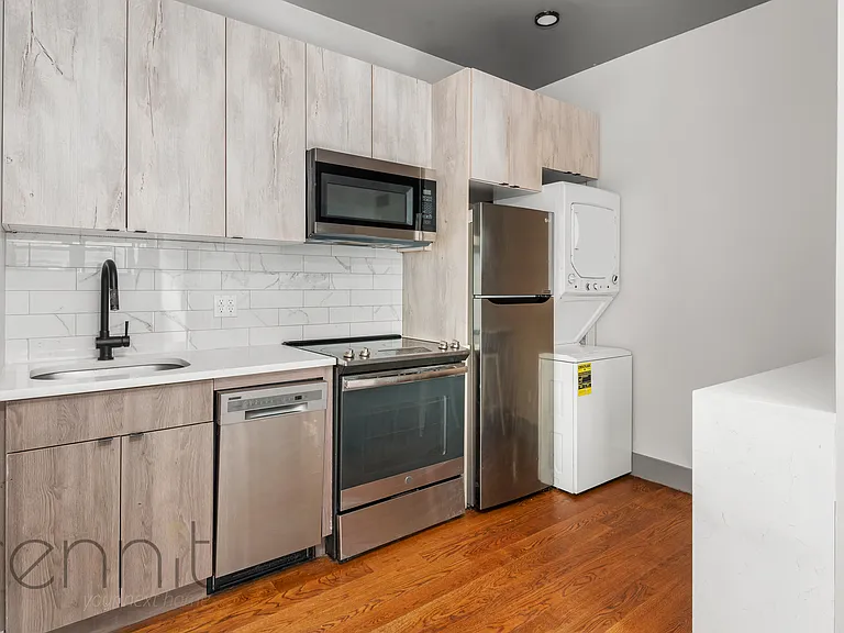 213 Troy Ave #3A — Photo 2