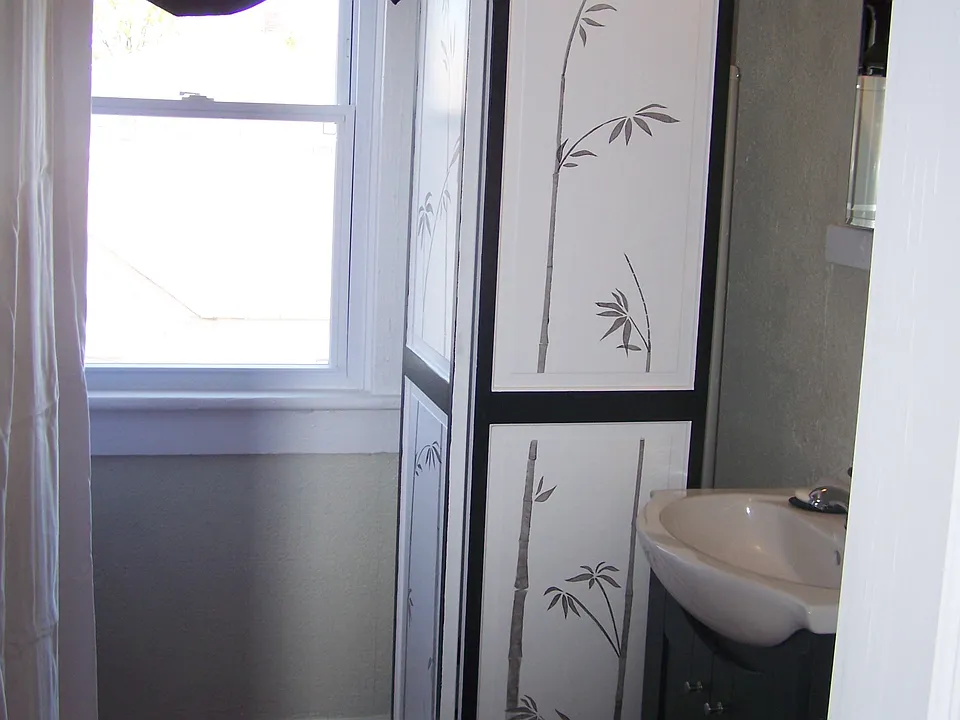Black & white vanity