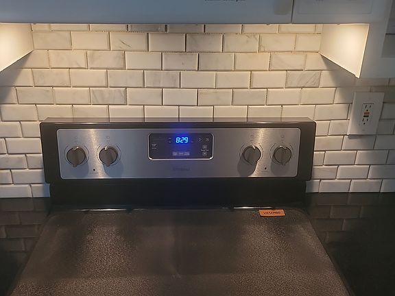 4th image of 75 Greenway Close