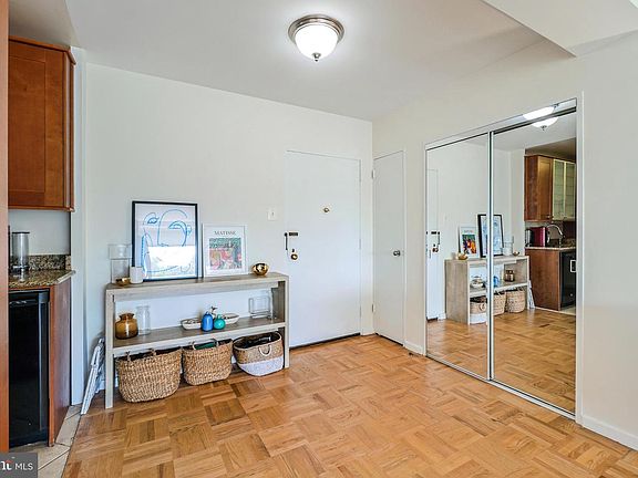 4th image of 2475 Virginia Ave NW #728