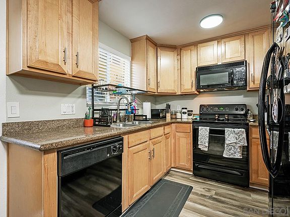 3rd image of 1321 Greenfield Dr Unit 27