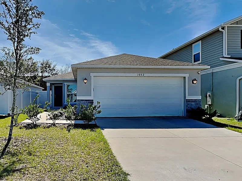 1052 Papaya Cir