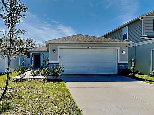1052 Papaya Cir Photo 1