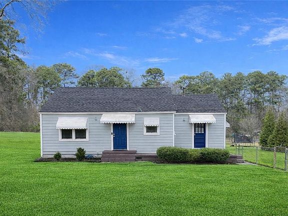 2nd image of 330 Community Dr SW