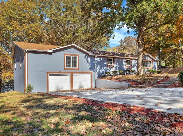 102 Warren Pl, Dickson, TN 37055