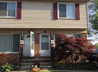 714 E 13 Mile Rd, Royal Oak, MI 48073