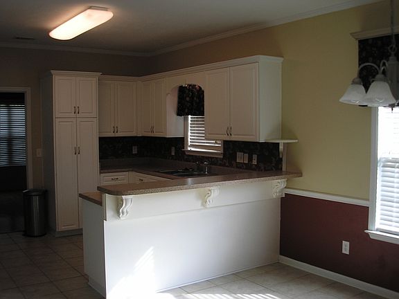 4th image of 1164 Brighton Dr