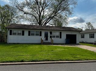 106 W Clarman Dr, Chaffee, MO 63740