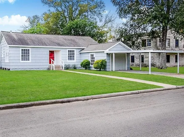 105 Live Oak St, Baytown, TX 77520