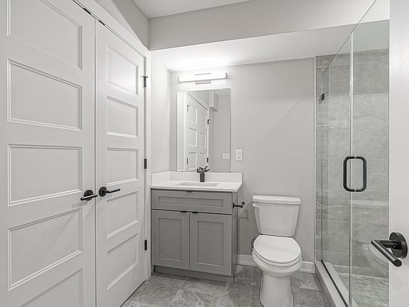 Full Bathroom 1