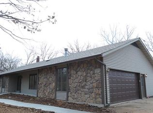 28 Spring Branch Rd, Troy, MO 63379