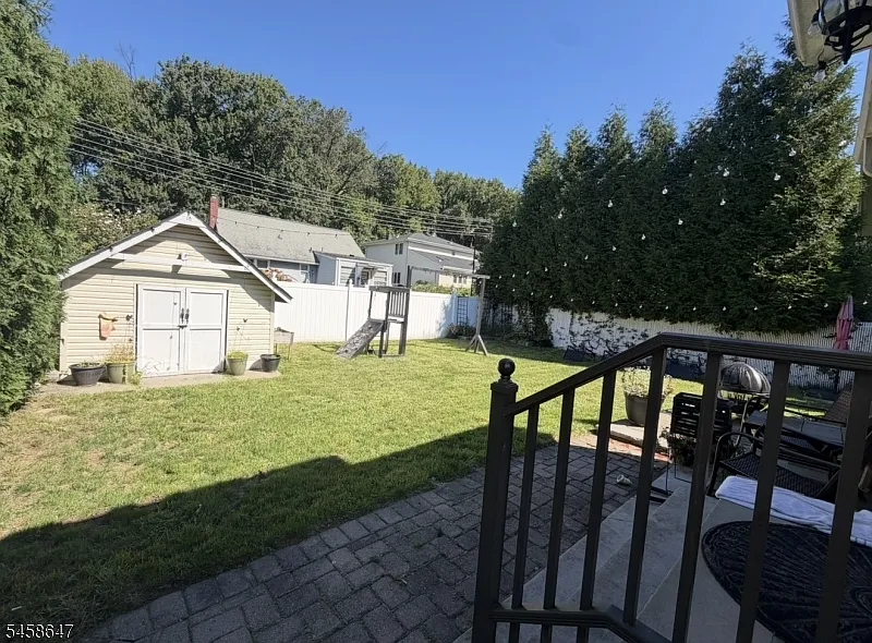 2 bed, 1.0 bath, $3,500 — Photo 2