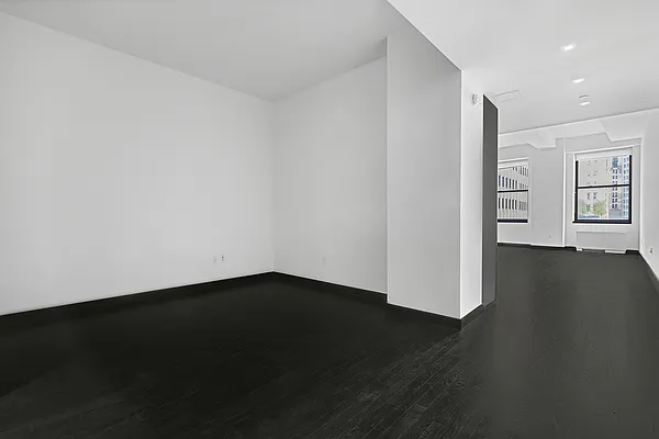 Rented by SR8 REALTY LLC | media 9