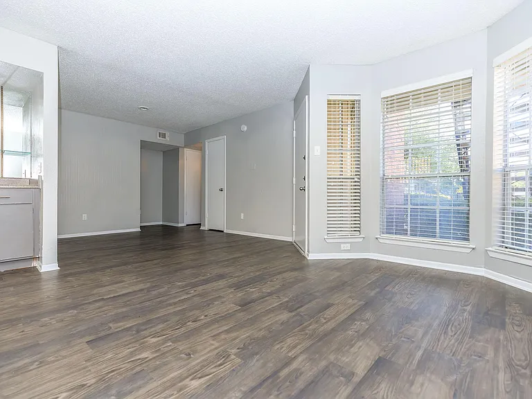 12148 Jollyville Rd — Photo 119