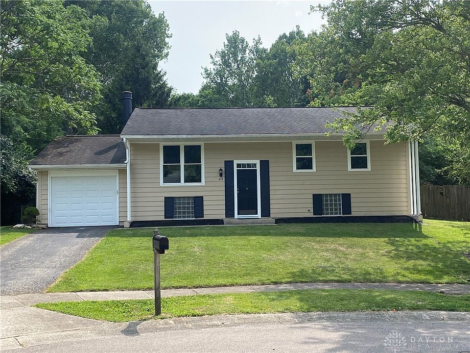 1st image of 49 Yellowdale Dr