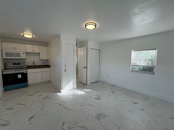 2nd image of 219 Danube Ave APT C